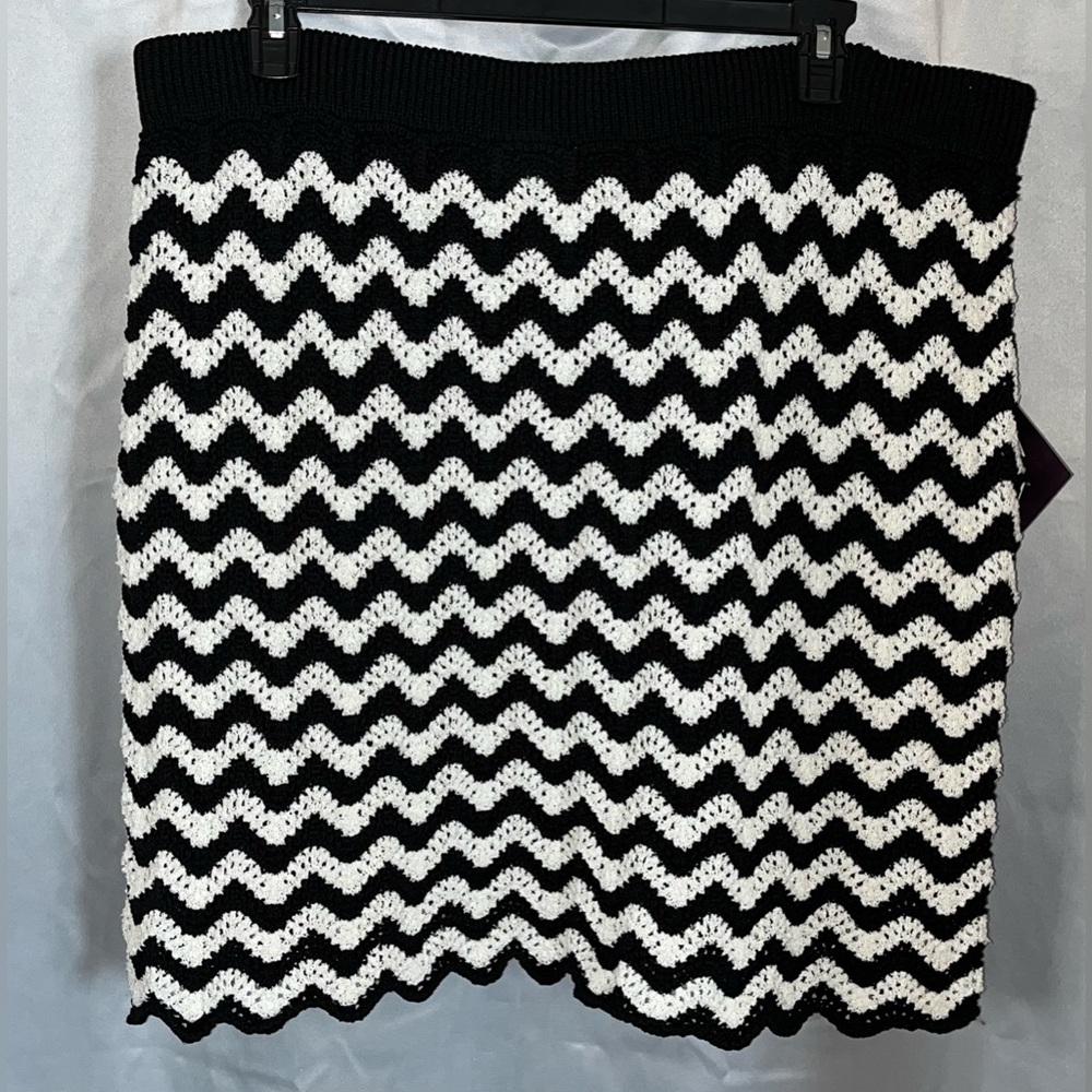 Ava & Viv Skirt